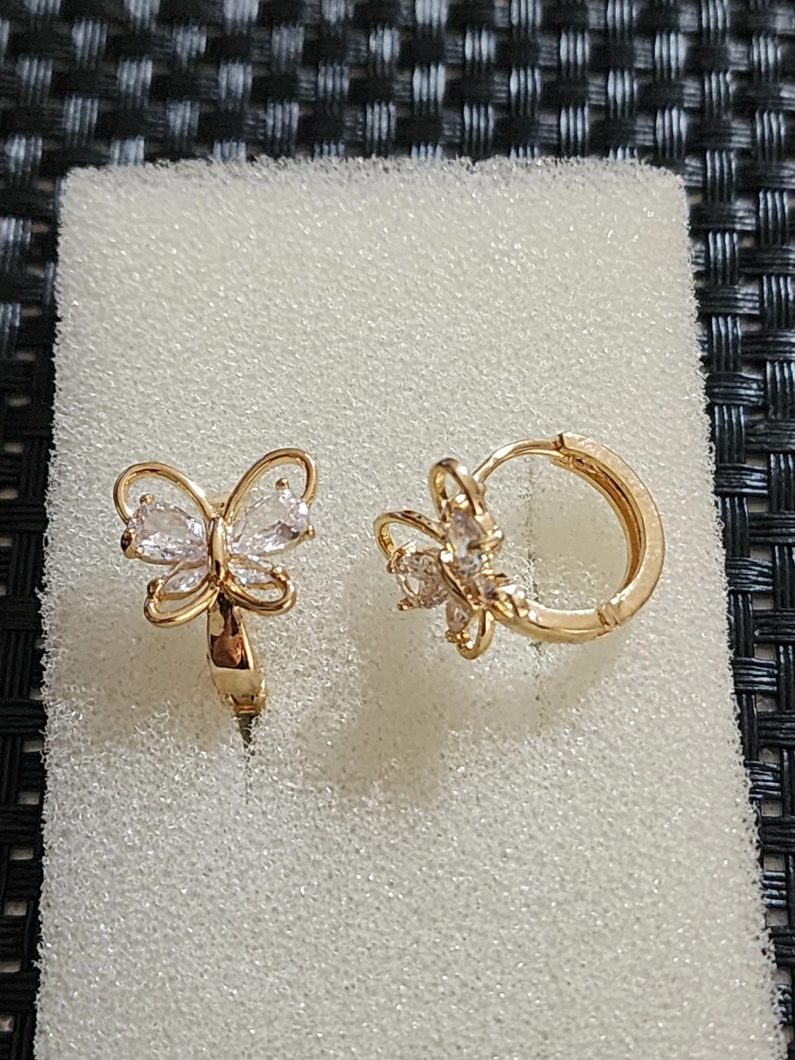 Butterfly earrings 🦋 1.5cm, 14K gold finish, water-resistant – photo 5